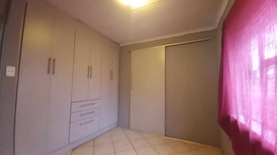 To Let 4 Bedroom Property for Rent in Blomanda Free State